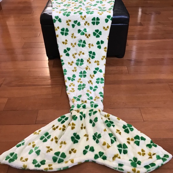 Other - Kids Soft Fleece Mermaid Tail Blanket